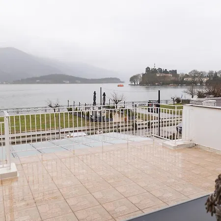 Apartment Magic At The *