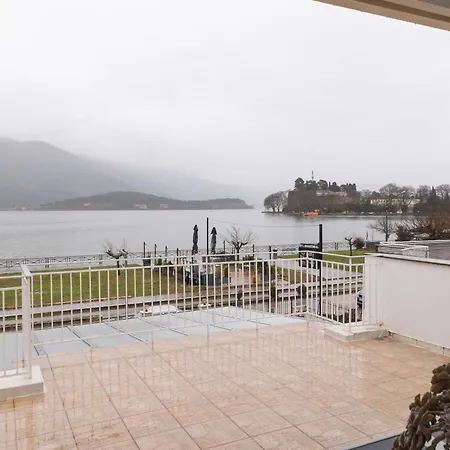 Apartment Magic At The *