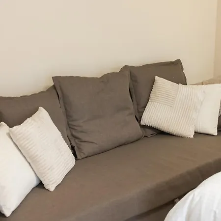 Apartment Magic At The *
